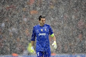 2026世界杯104场赛程-当电竞狂潮席卷绿茵场，平行宇宙里的双面狂欢